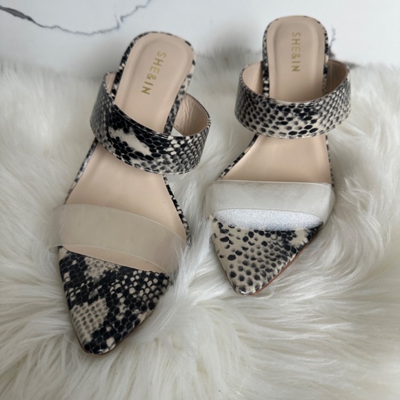 Snake Print Heel 🐍 - Picture 2 of 2